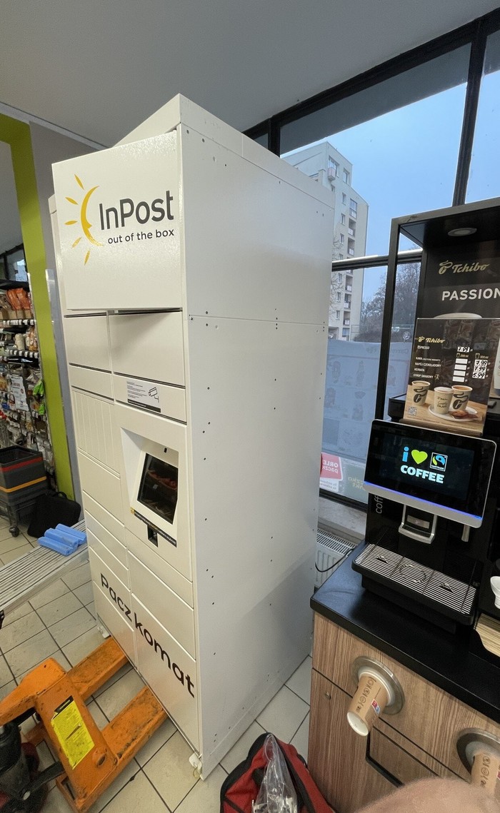InPost's photo of the locker: InPost WAW70HP