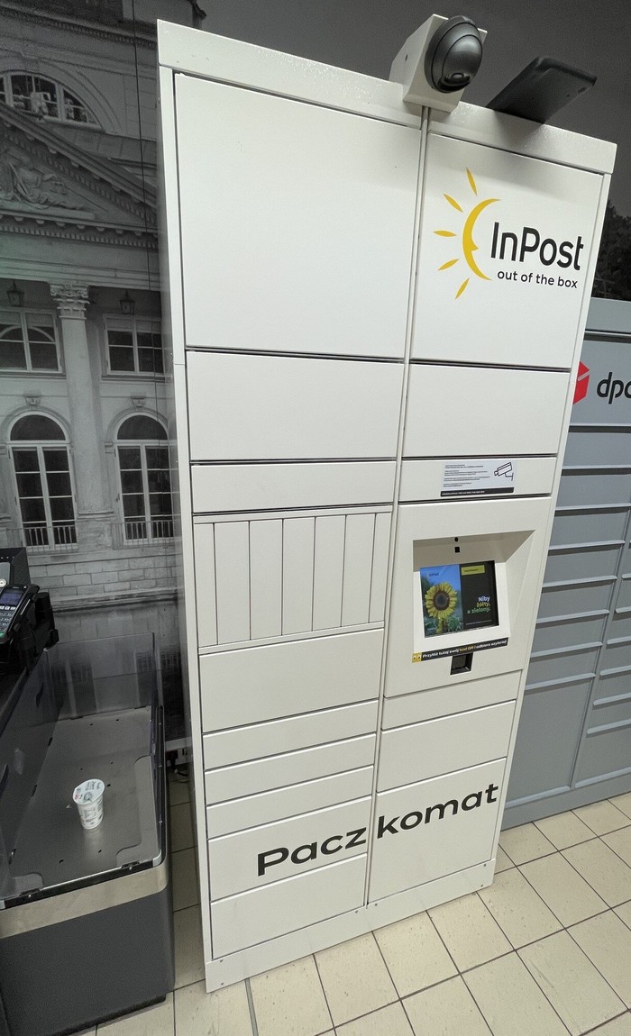 InPost's photo of the locker: InPost WAW72HP