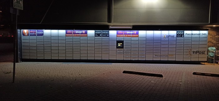 InPost's photo of the locker: InPost WAW738M