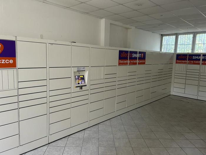 Parcel Locker WAW74H w lokalu użytkowym