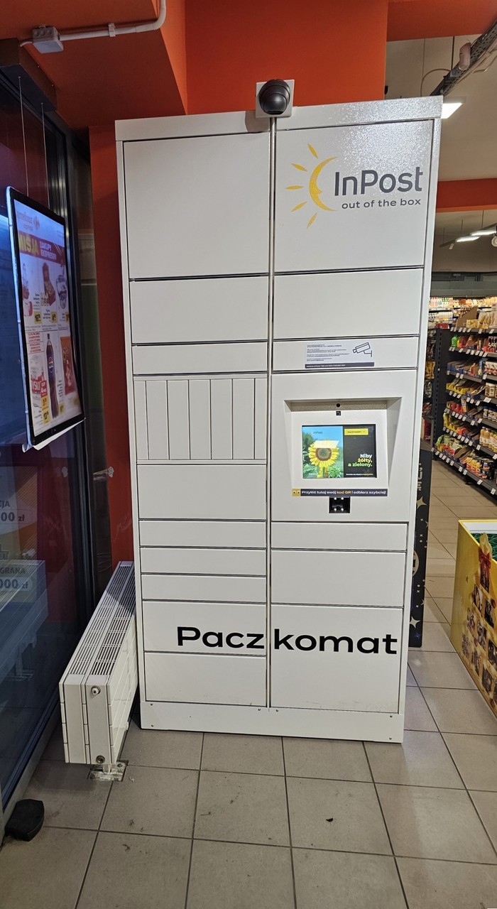 Zdjęcie paczkomatu od InPost: InPost WAW74HP