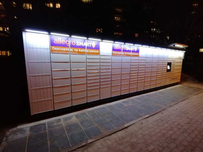 InPost's photo of the locker: InPost WAW753M