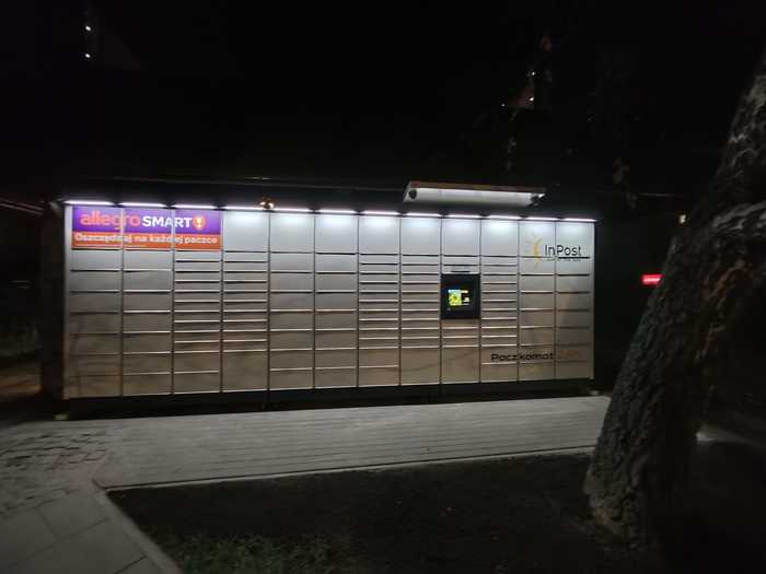Paczkomat WAW789M Przy sklepie spożywczym Żabka