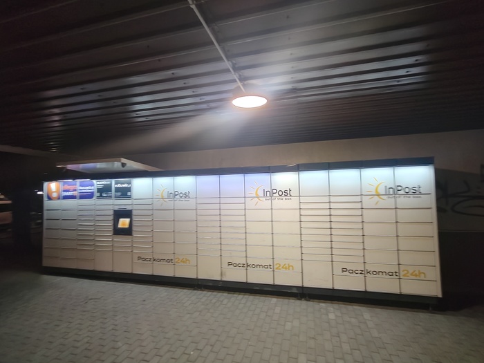 Foto del casillero de InPost: InPost WAW805M