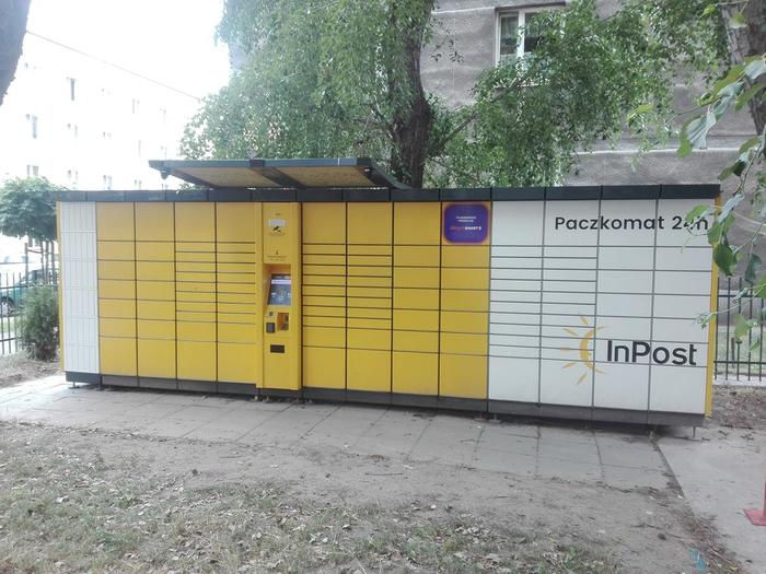InPost's photo of the locker: InPost WAW84A