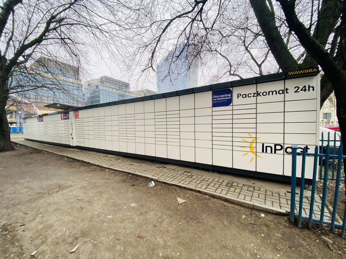 Paczkomat WAW88A Przy parkingu Uniwersum