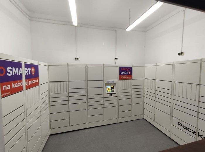 InPost's photo of the locker: InPost WAW88H