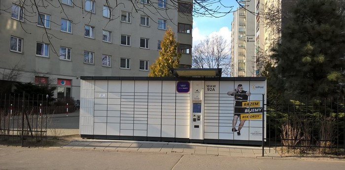 Paczkomat WAW92A Przy osiedlu mieszkalnym