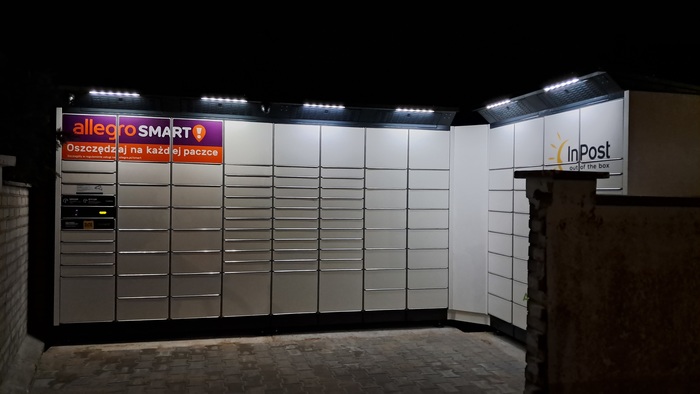 Zdjęcie paczkomatu od InPost: InPost WAW95BAPP