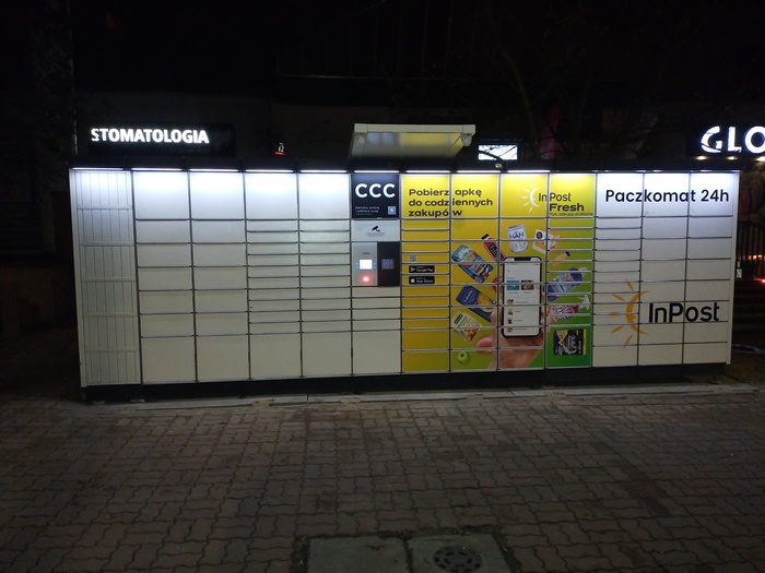 Parcel Locker WAW95N Przy budynku usługowym