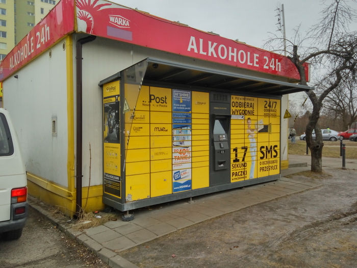 Parcel Locker WAW962 Przy sklepie alkoholowym
