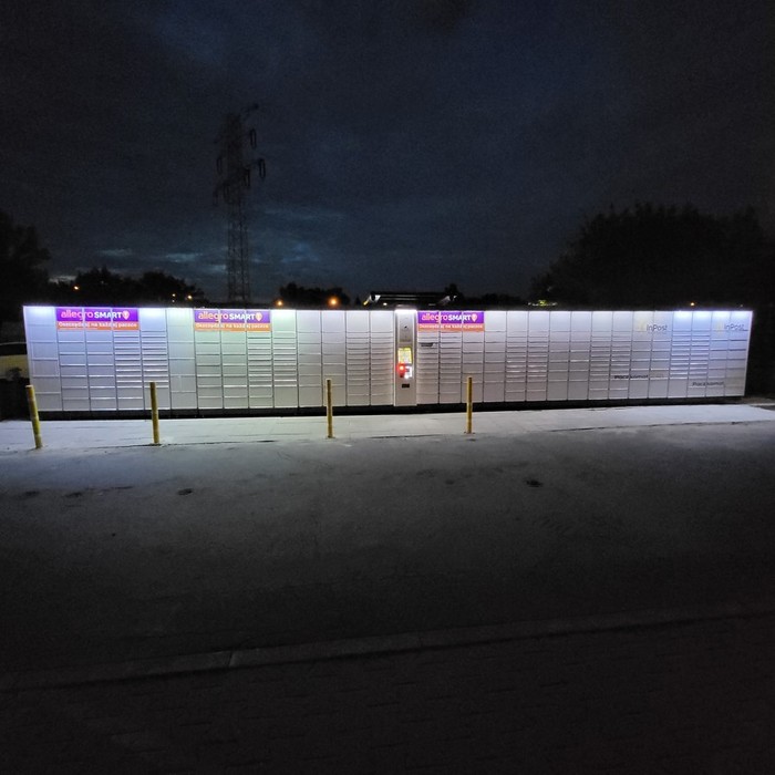Parcel Locker WAW99A Przy parkingu