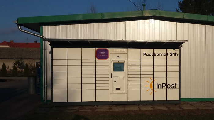 Paczkomat WBA01G Przy sklepie Gaj