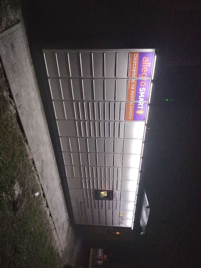 Paczkomat WBI01M Przy sklepie GS.
