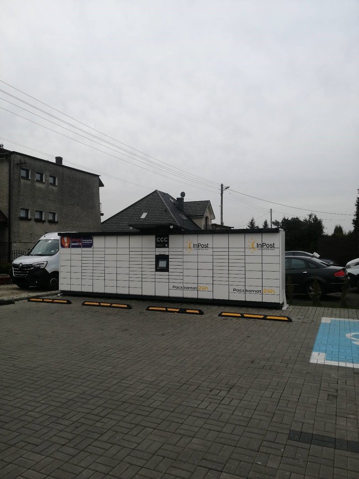 Paczkomat WCA01M Obok Delikatesów Centrum