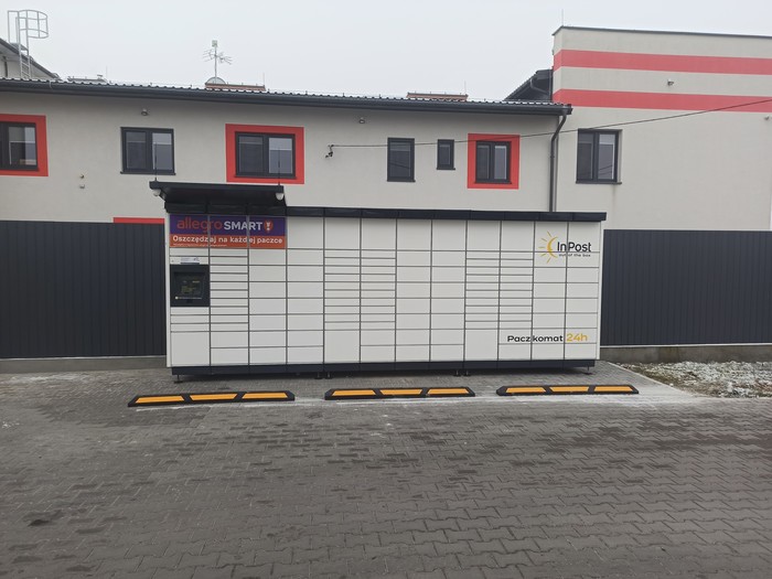 Paczkomat WDG02M Przy stacji