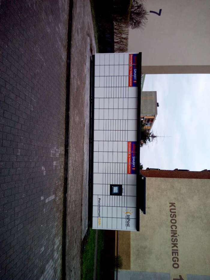 Paczkomat WEJ09M Przy budynku mieszkalnym