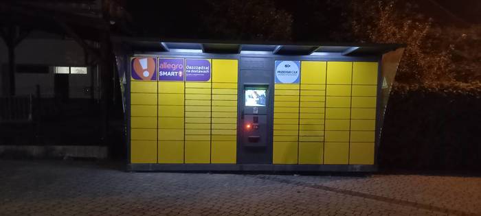 Paczkomat WGC01G Przy Miejskim Gminnym Ośrodku Kultury.