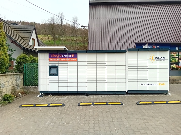 Paczkomat WICU01M Parking przy sklepie ODIDO