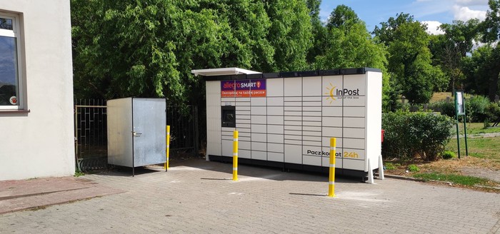 Parcel Locker WING01M parking przy sklepie