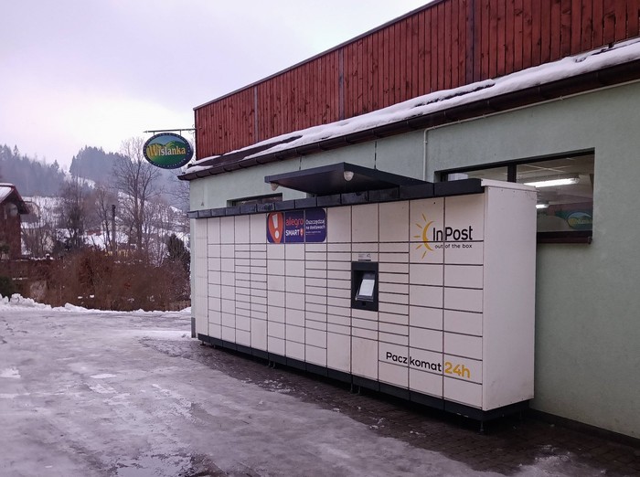 Paczkomat WIS03M Obok sklepu