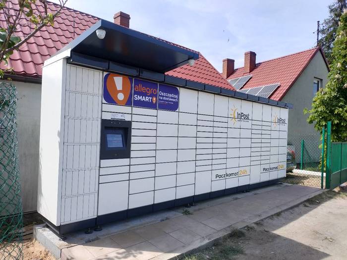 Paczkomat WKI02M Przy firmie AGTgras od strony ul. Rolnej