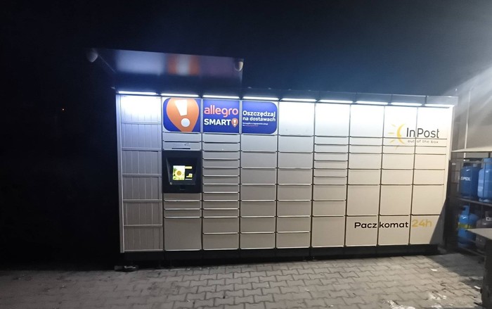 Paczkomat WKI08M Przy sklepie spożywczym
