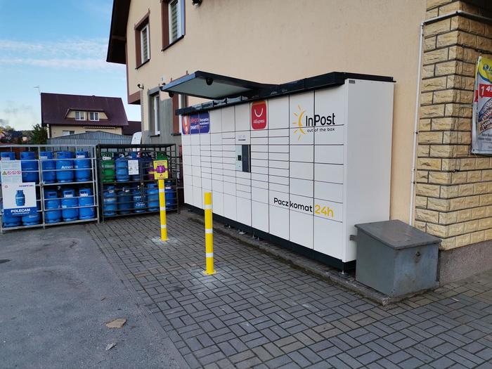 Paczkomat WKL01N parking Lewiatana