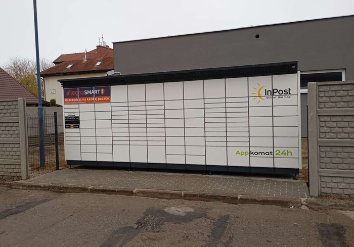 Paczkomat WLA03BAPP Przy salonie motocyklowym