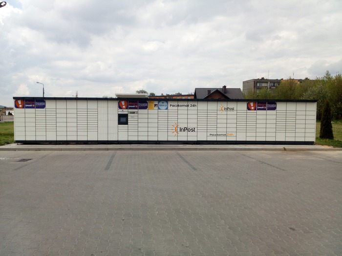Paczkomat WLB02M Przy stacji paliw Pit Stop
