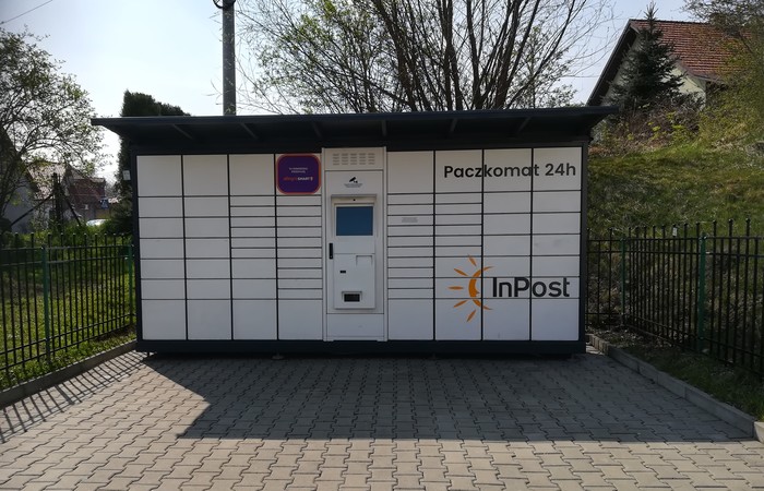 Paczkomat WLC02G Parking przy AUTO-SERVIS za stacją ORLEN