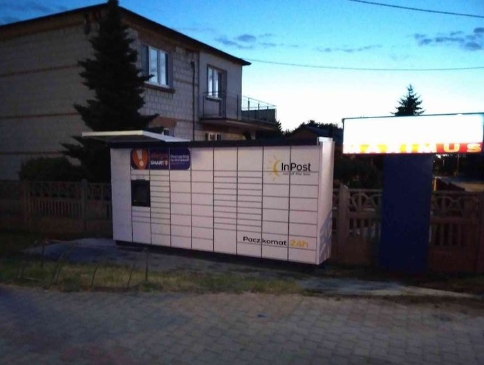Paczkomat WLI02M Przy sklepie spożywczym