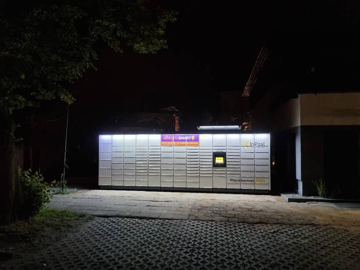 Paczkomat WLO27M przy Happy Rent