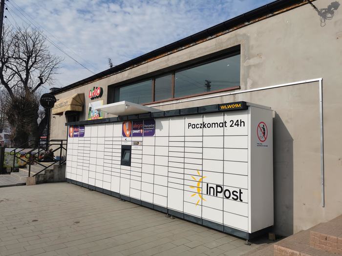 Paczkomat WLW01M Przy sklepie spożywczym Livio