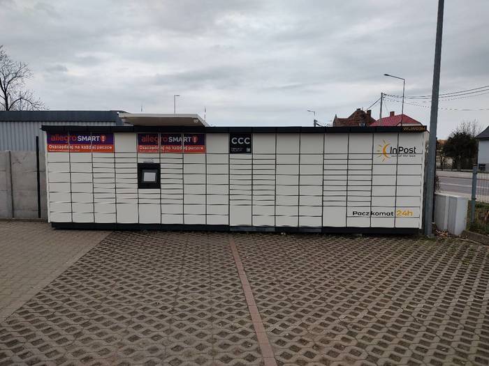 Paczkomat WLW03M Na parkingu