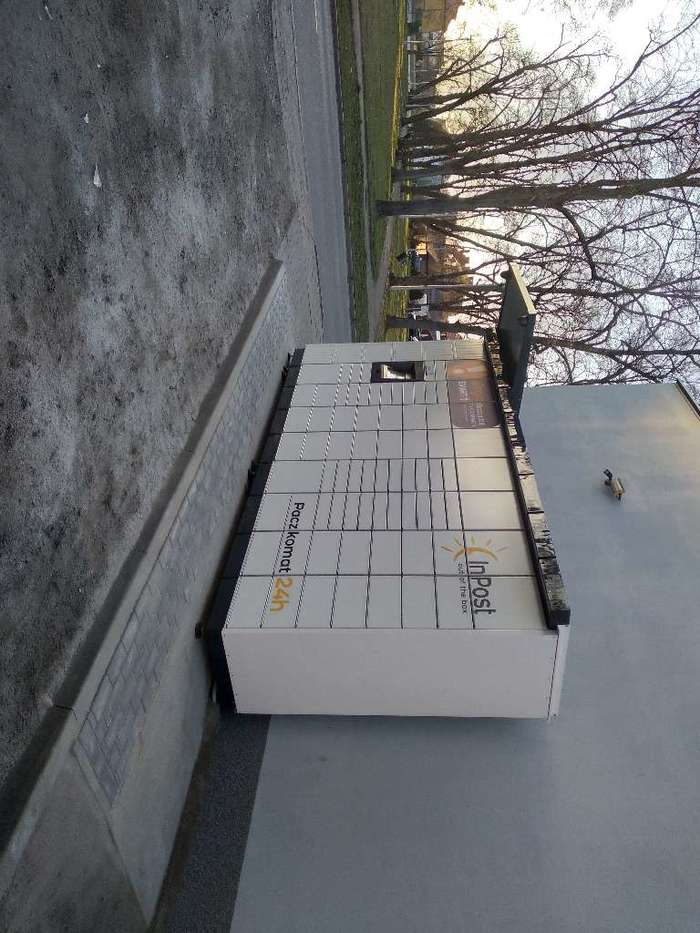 Paczkomat WLW05M Bok pawilonu