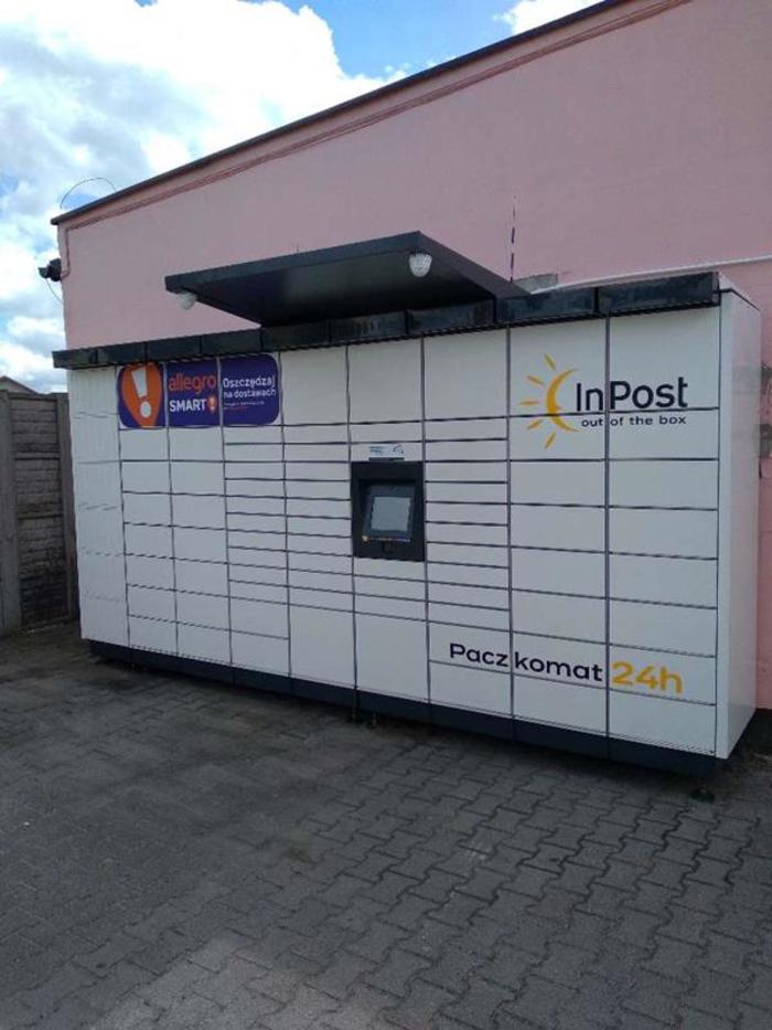 Paczkomat WMK01M przy sklepie