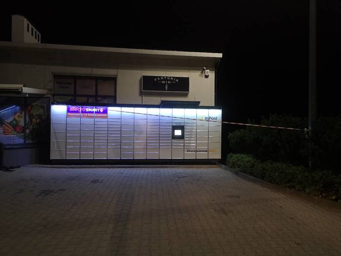 Paczkomat WNG01M sklep Lewiatan