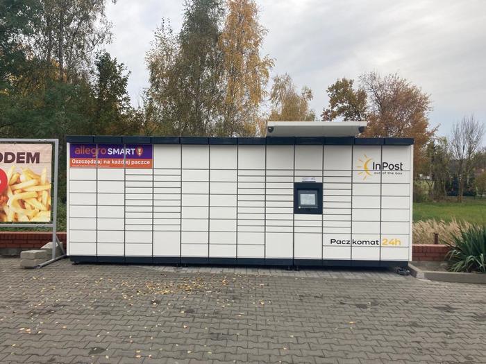 Paczkomat WNY01M Na stacji MOYA