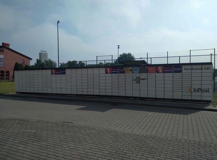 Paczkomat WOA01N Przy boisku sportowym