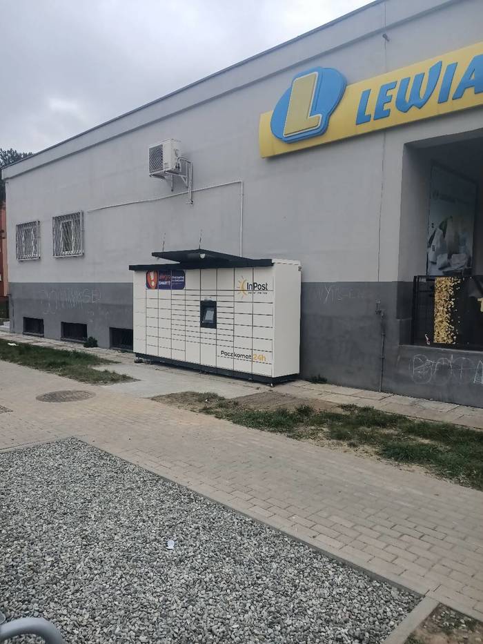 Paczkomat WOA02M Przy sklepie LEWIATAN