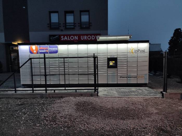 Paczkomat WOC01M Przy salonie piękności Eventer Cosmetics