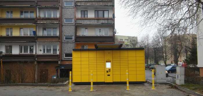 Paczkomat WOD02A Parking marketu Biedronka