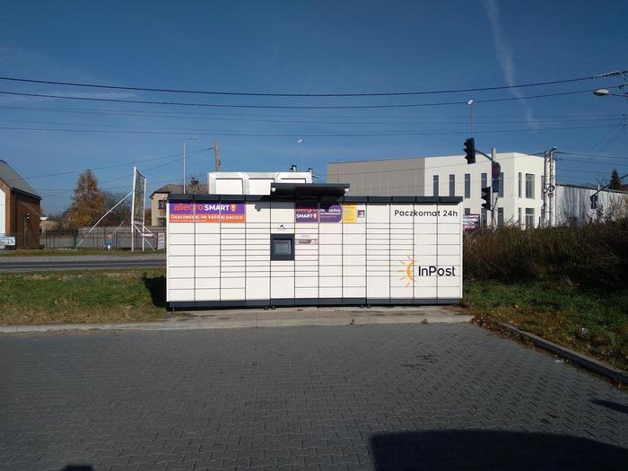 Paczkomat WOD03M Parking przy wjeździe od ul. Kopernika Galerii Cyganek