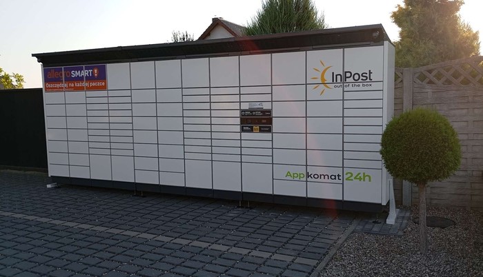 Paczkomat WQW01BAPP parking przy salonie