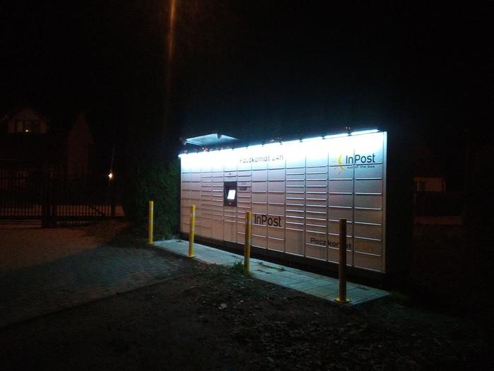 Paczkomat WRH01M Przy sklepie spożywczym