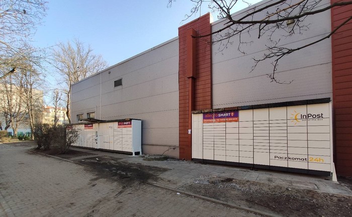 Paczkomat WRO06B Przy sklepie Społem