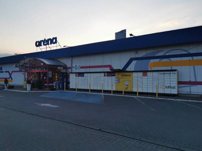 Paczkomat WRO06N Przy Centrum Handlowym Arena