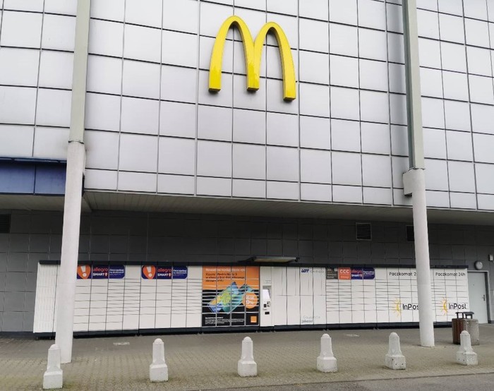 Paczkomat WRO10B Przy Centrum Handlowyn Borek