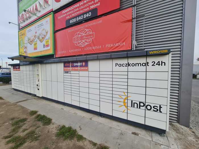 Paczkomat WRO12B Przy drogerii Rossmann